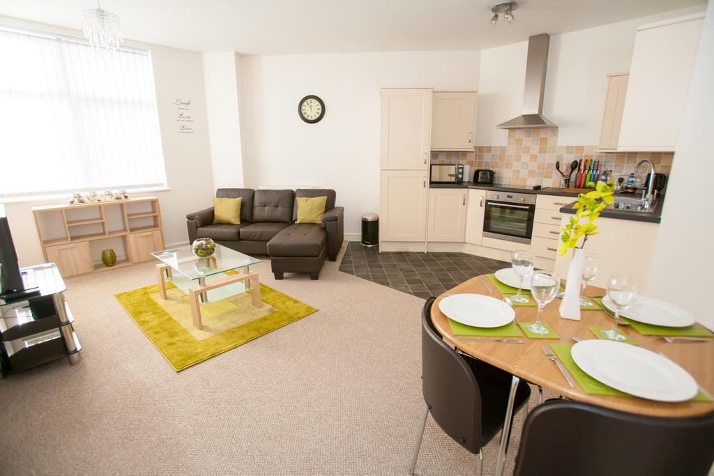 Comfortable Swindon Town Centre Apartments, Free Parking, Sleeps Up To 8 Pokoj fotografie