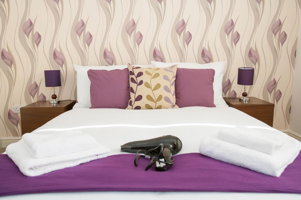 Comfortable Swindon Town Centre Apartments, Free Parking, Sleeps Up To 8 Pokoj fotografie