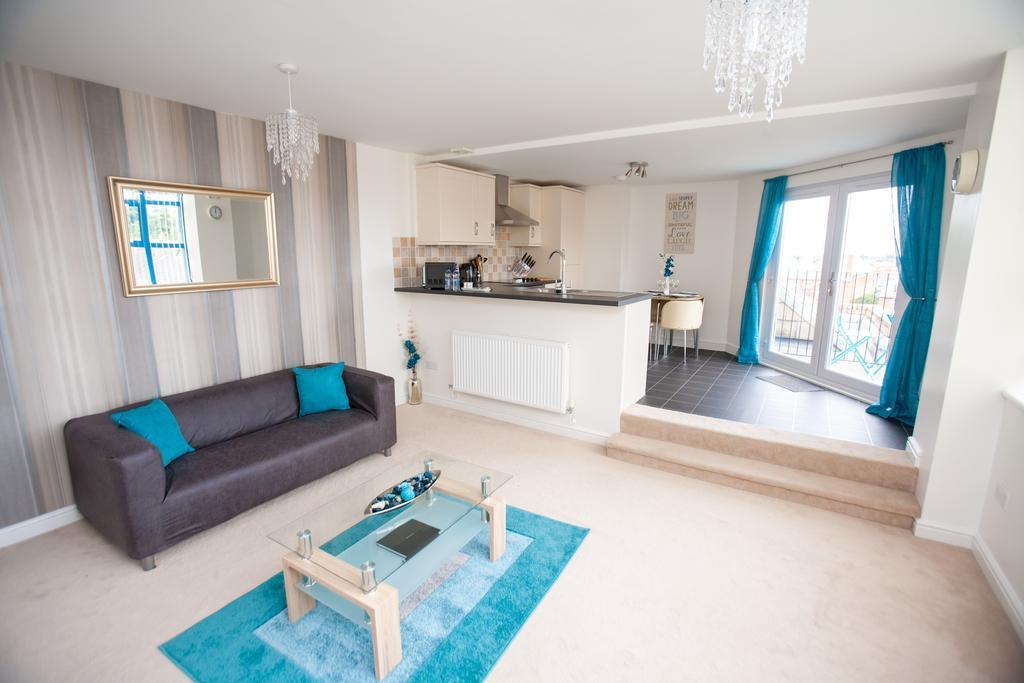 Comfortable Swindon Town Centre Apartments, Free Parking, Sleeps Up To 8 Exteriér fotografie