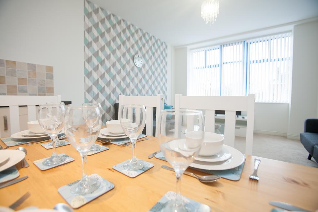 Comfortable Swindon Town Centre Apartments, Free Parking, Sleeps Up To 8 Exteriér fotografie