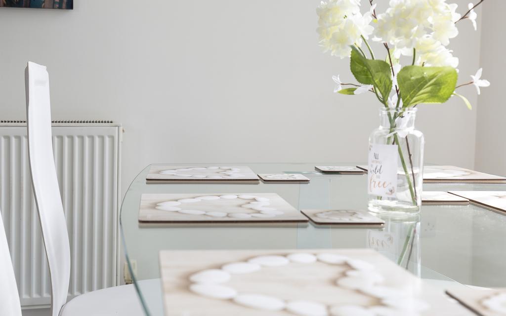 Comfortable Swindon Town Centre Apartments, Free Parking, Sleeps Up To 8 Pokoj fotografie