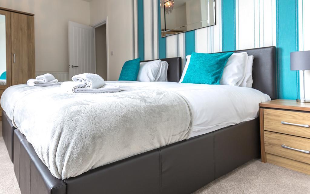 Comfortable Swindon Town Centre Apartments, Free Parking, Sleeps Up To 8 Exteriér fotografie