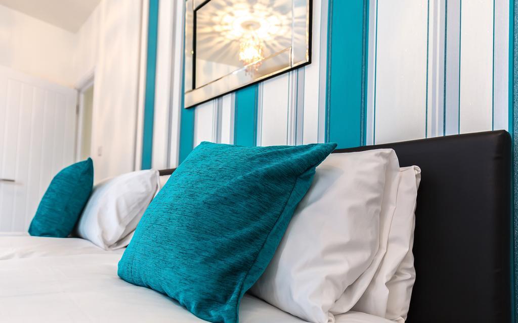 Comfortable Swindon Town Centre Apartments, Free Parking, Sleeps Up To 8 Exteriér fotografie