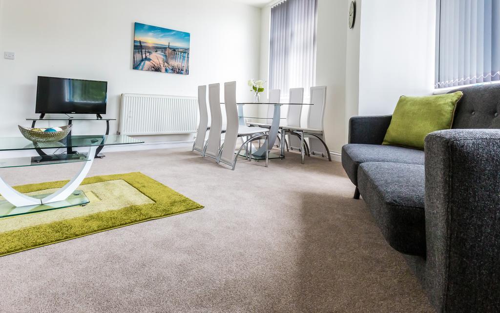 Comfortable Swindon Town Centre Apartments, Free Parking, Sleeps Up To 8 Exteriér fotografie